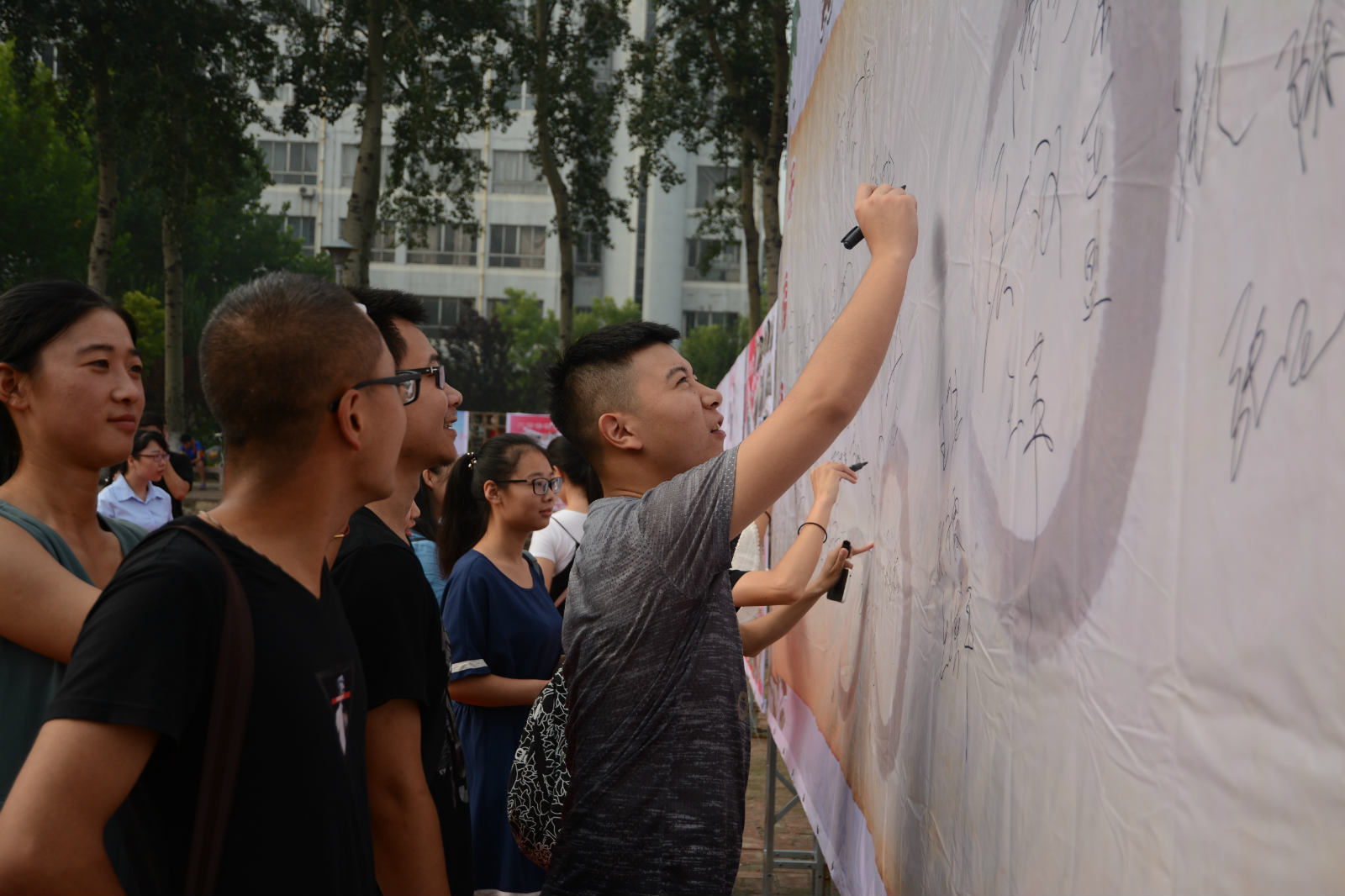 相约在七月,青春不散场——学院举行2017届毕业生毕业典礼
